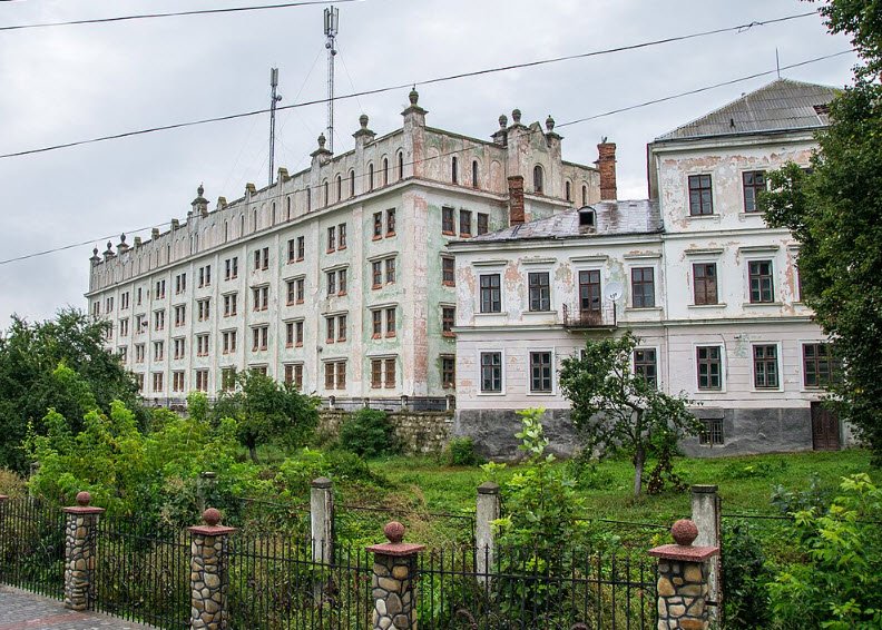 Yahilʹnytsʹkyy Zamok, Nahiryanka, Ukraine